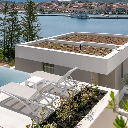 Luxury & Stylish Maslina 10 M From The Sea