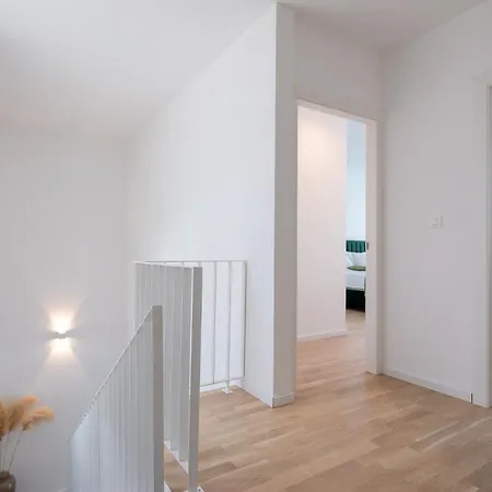 Luxury & Stylish Maslina 10 M From The Sea