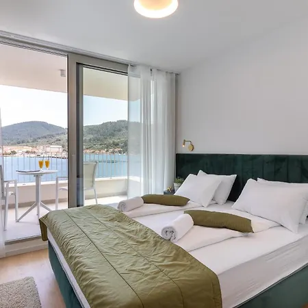 Luxury & Stylish Maslina 10 M From The Sea *