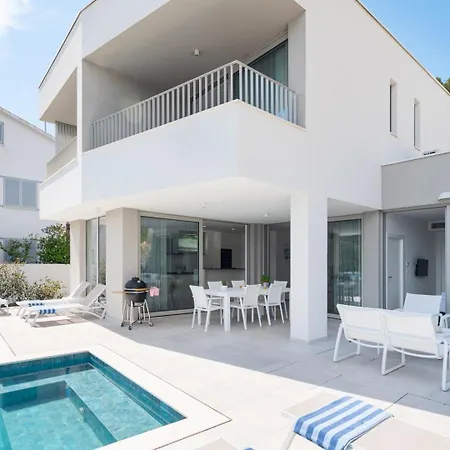 Villa Luxury & Stylish Maslina 10 M From The Sea *