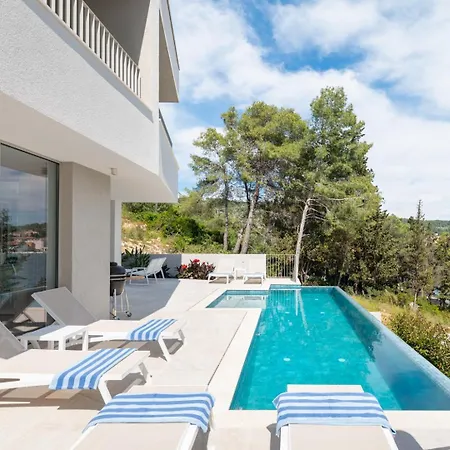 Luxury & Stylish Maslina 10 M From The Sea Villa *