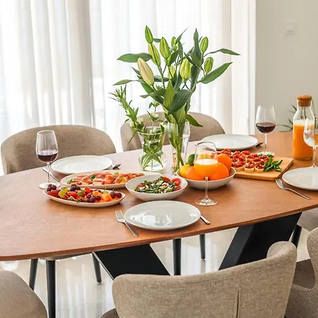 Luxury & Stylish Maslina 10 M From The Sea