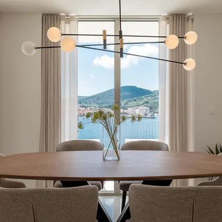 Luxury & Stylish Maslina 10 M From The Sea *