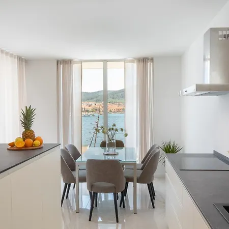 Villa Luxury & Stylish Maslina 10 M From The Sea
