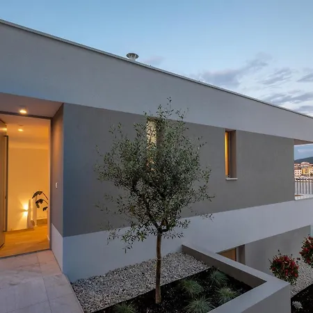 Luxury & Stylish Maslina 10 M From The Sea *
