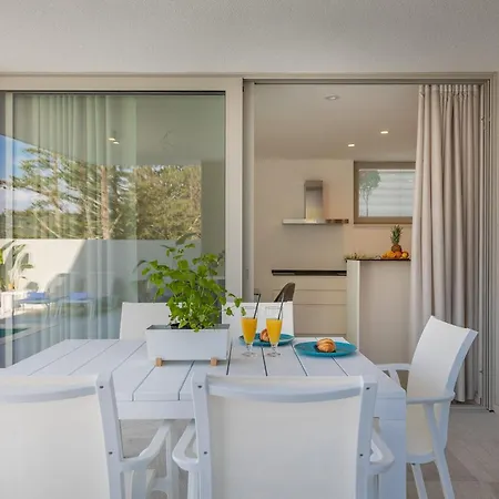 Luxury & Stylish Maslina 10 M From The Sea Villa *